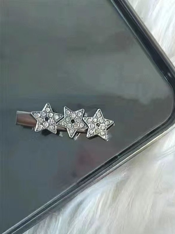 1 clip de pelo de estrella de diamantes de imitación.-2