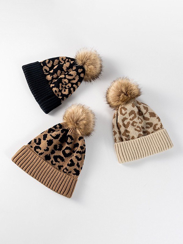 Gorro tejido con pompón de leopardo-1